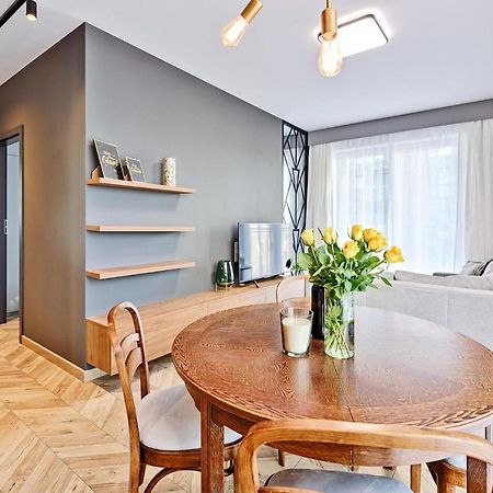 Aparthouse Fabryczna Лодз Екстериор снимка
