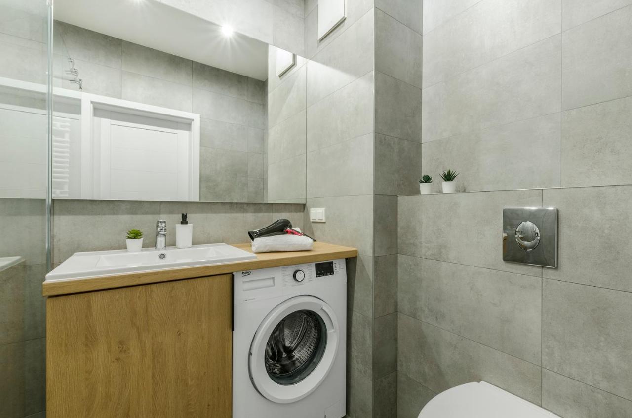 Aparthouse Fabryczna Лодз Екстериор снимка